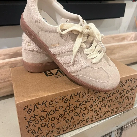 Back 70 Women's Cream Sneakers - Picture 6 of 8